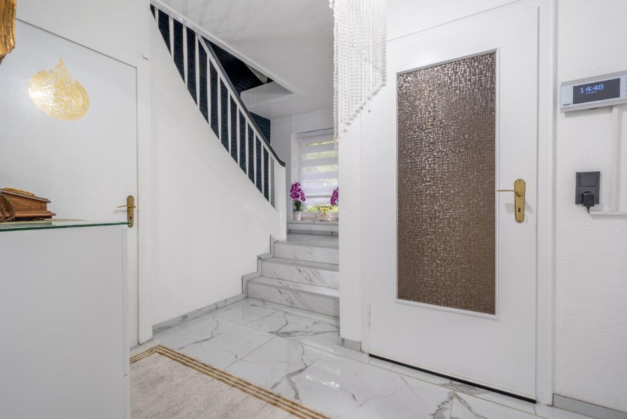 Private House *